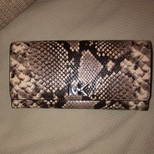 Michael Kors  Black&Gray snakeskin wallet